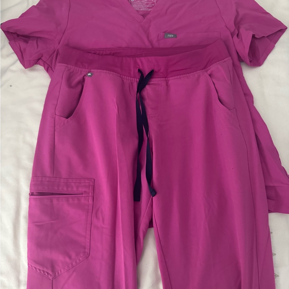 Figs Women's Pink Jogger Scrub set
